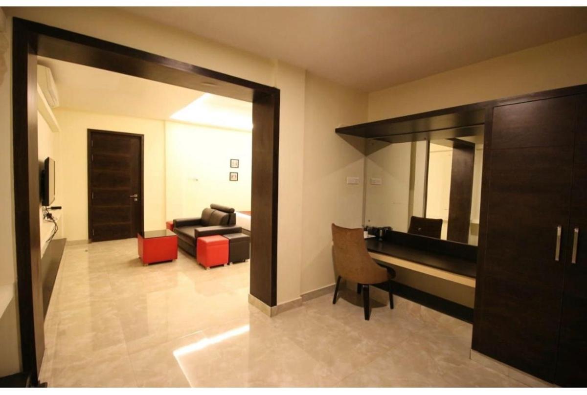 The Butterfly Luxury Serviced Apartments Visakhapatnam Eksteriør bilde